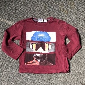 Tag Maroon Long-Sleeve Hockey Graphic Tee with Blue and Yellow Accents